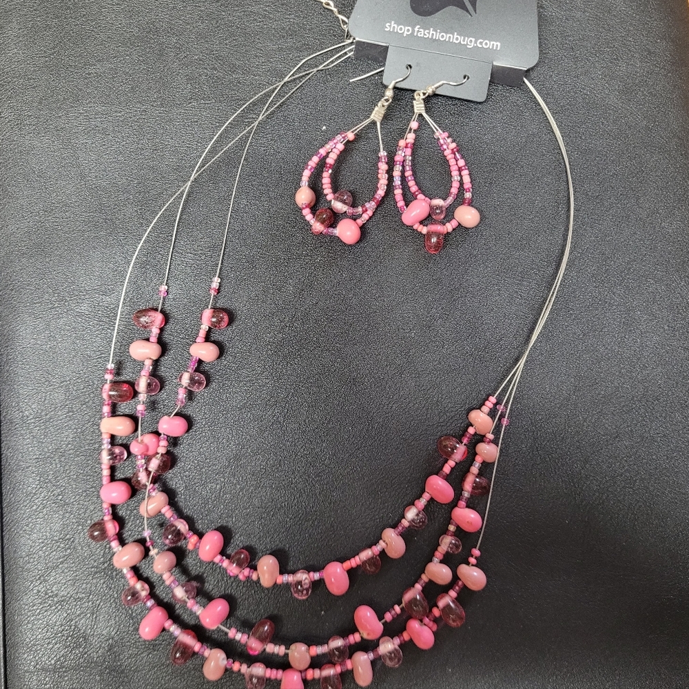 NWT Fashion Bug Pink Beads On Wire Necklace &  Teardrop Earrings